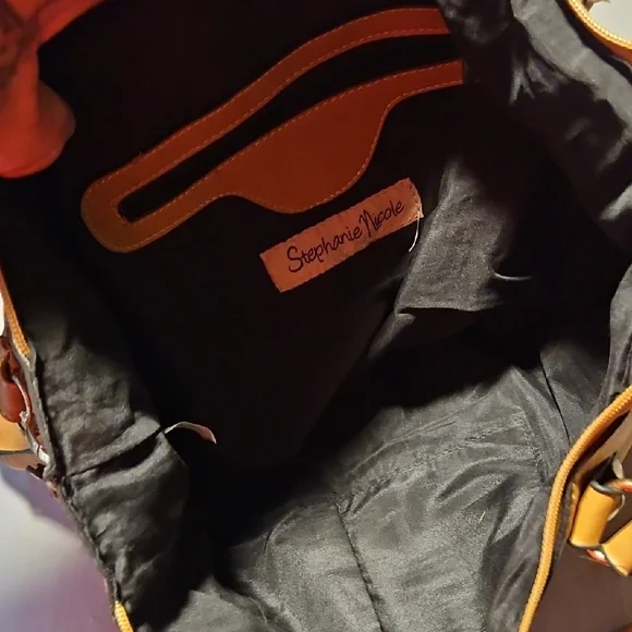 Elegant Tan Tote Bag - Picture 3 of 3